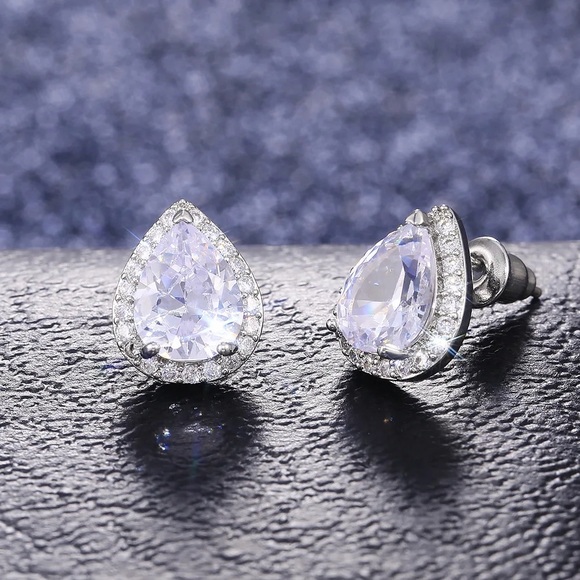 New Pear cut Diamond Stud Earrings - Picture 4 of 6